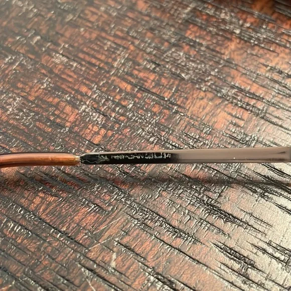 Authentic Ray-Ban Aviator Style Sunglasses - Picture 5 of 9